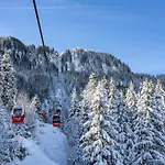 At The Lift In 조크버그