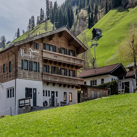 At The Lift In Appartamento