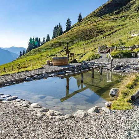 At The Lift In Daire